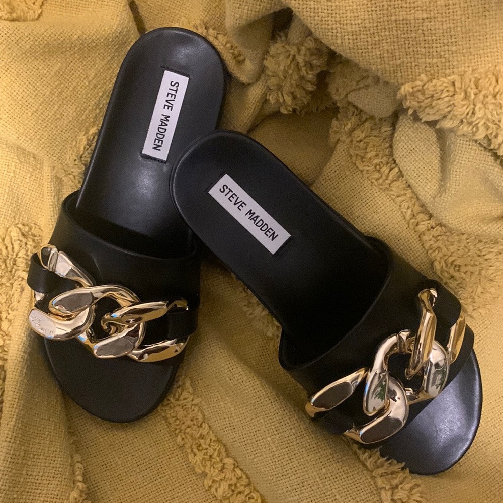 Steve Madden Delay Slides